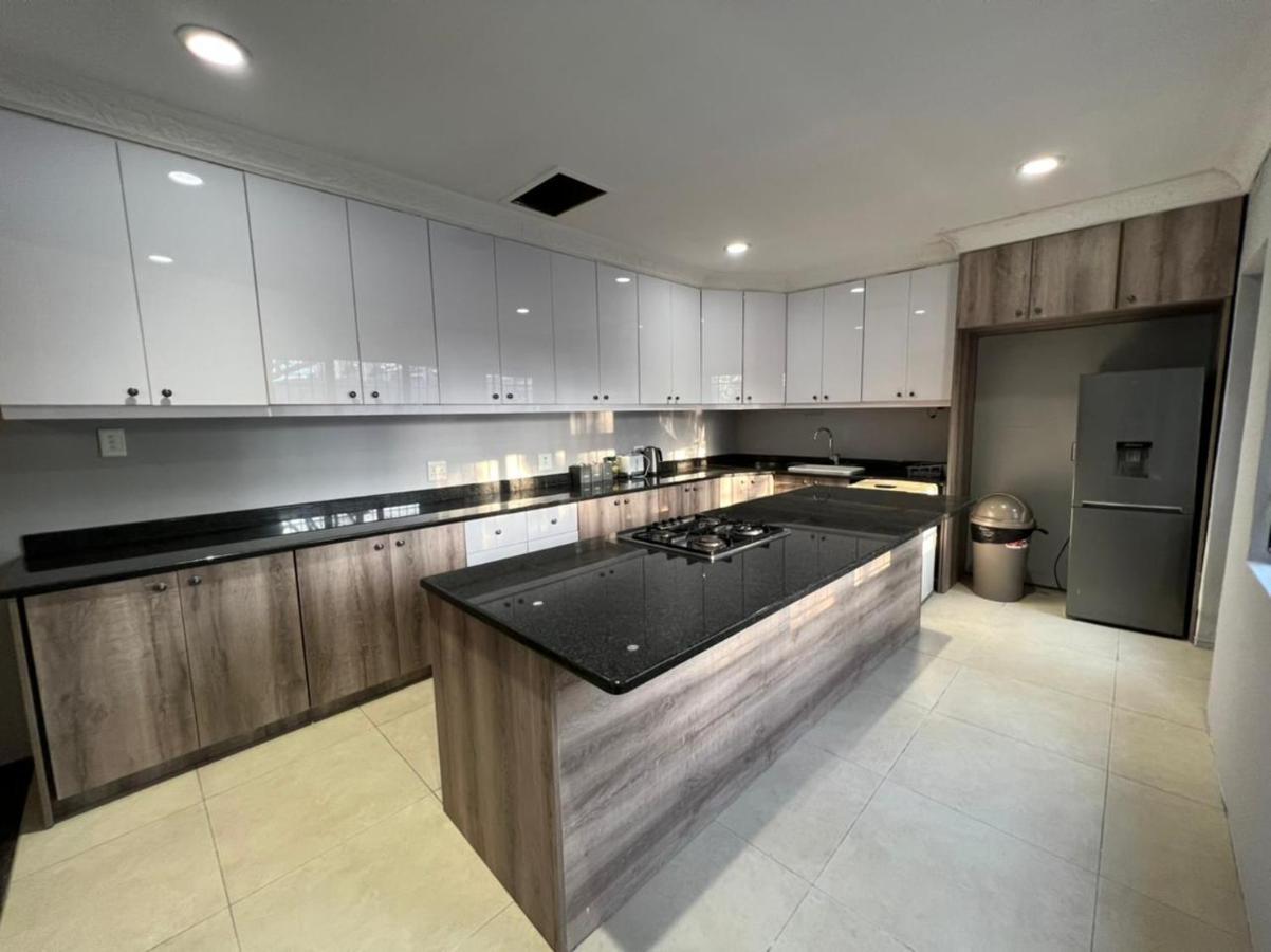 Durban Italian Villa 1&2 Екстер'єр фото